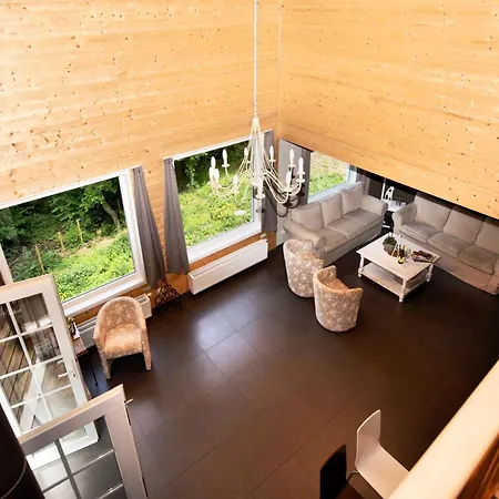 Spacious Family In Soy